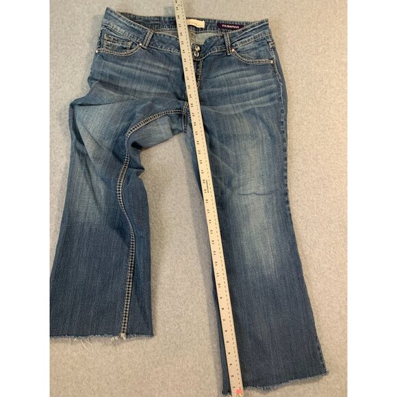 Vigoss Womens Size 8 Fit Bootcut jeans Raw Hem Blue Denim Flap Back Pockets Tan - Picture 5 of 8